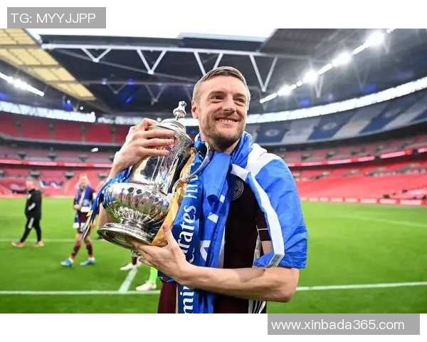 足球明星的魅力与传奇人生探讨与感悟 足球明星的魅力与传奇人生探讨与感悟